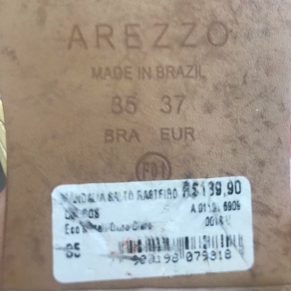 Arezzo Gold Italian Leather Sandals - Picture 3 of 3